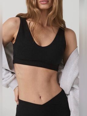 Vuori NEW Elevation Rhythm Cutout Sports Bra
